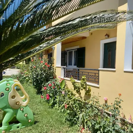 Lidovois House アパート